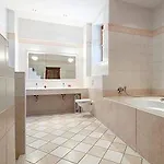 Avalon Themen/- Nichtraucherhotel Отель